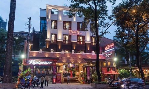 Mặt tiền 79 Sương Nguyệt Ánh, Phường Bến Thành, Quận 1.